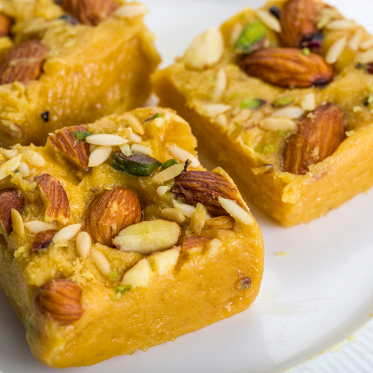 Pure Ghee Sohan Papdi (सोन पापड़ी ) from Allahabad 'Prayagraj' From 115 years old shop