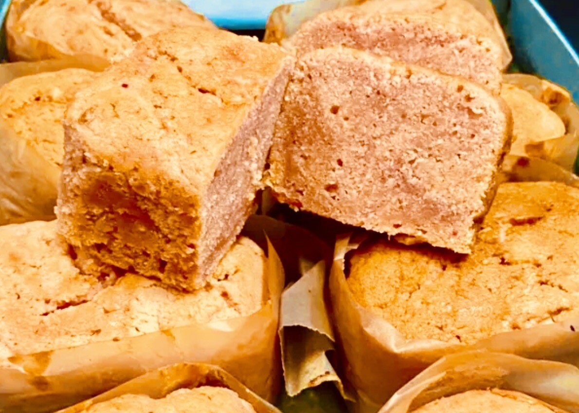 Purandar Peru (Guava) Eggless Cake by Kayani Bakery Pune (Pune's unique guava cake) | Free Delivery all over India